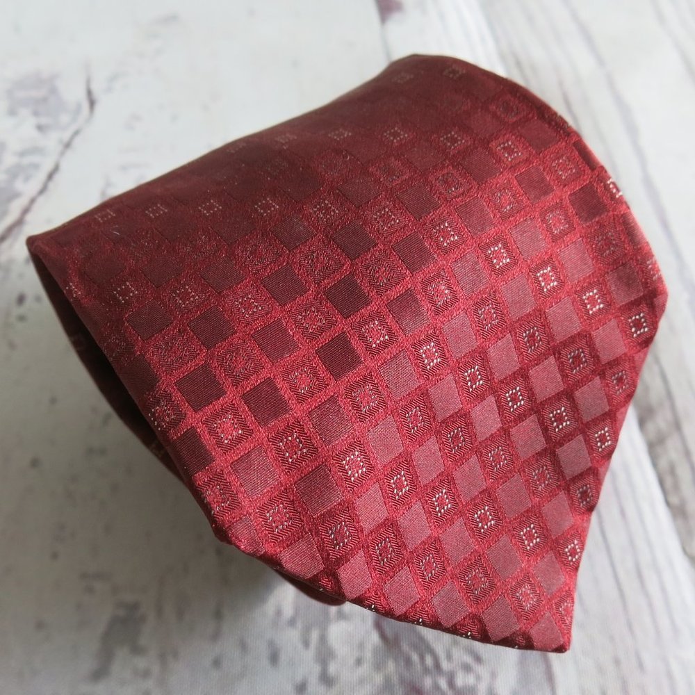 DKNY Donna Karan New York Multicolor Textured Boxes 100% Silk Neck Tie